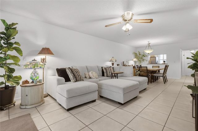 11230 Taft St 11230, Pembroke Pines, FL 33026