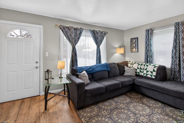 19795 Macel Street, Roseville, MI 48066