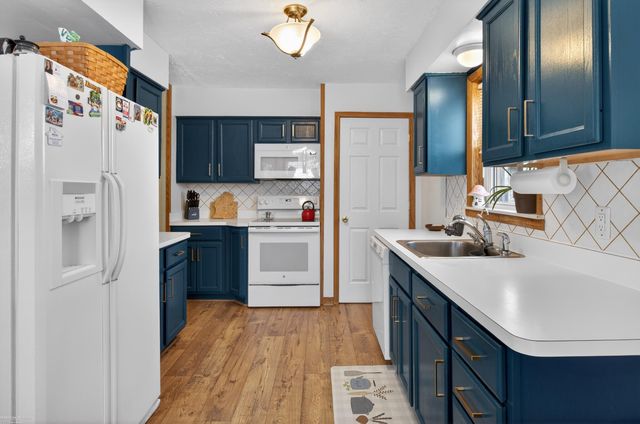 19795 Macel Street, Roseville, MI 48066