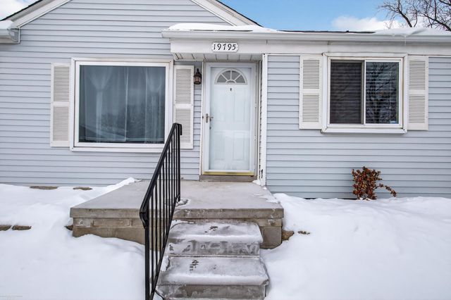 19795 Macel Street, Roseville, MI 48066