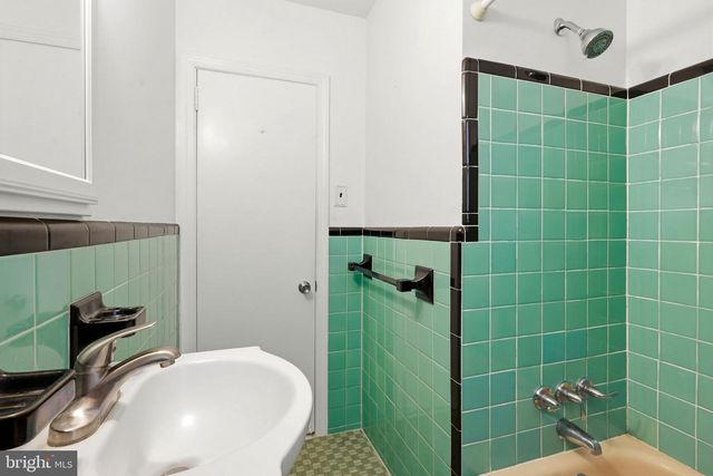 719 DELAWARE AVE, Riverside, NJ 08075