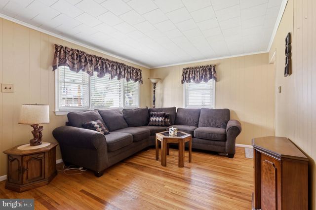 719 DELAWARE AVE, Riverside, NJ 08075