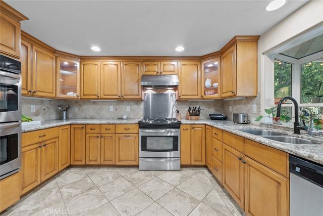 11101 Eton Avenue, Chatsworth, CA 91311