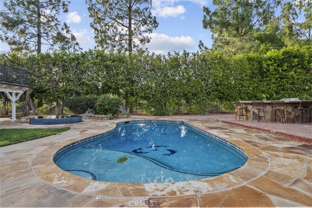 11101 Eton Avenue, Chatsworth, CA 91311