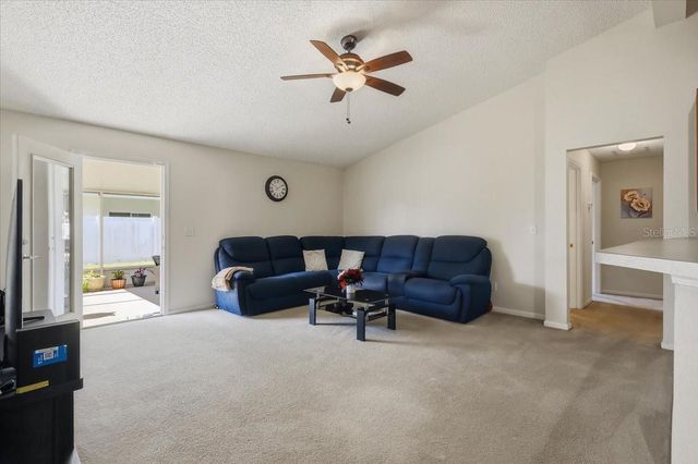 12 LLESTONE PATH, Palm Coast, FL 32164