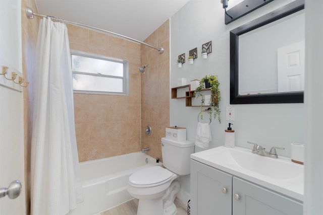 1416 W Hardee Street, Lantana, FL 33462