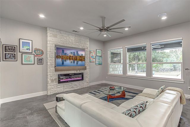 507 Boulder Creek DR, Marble Falls, TX 78654