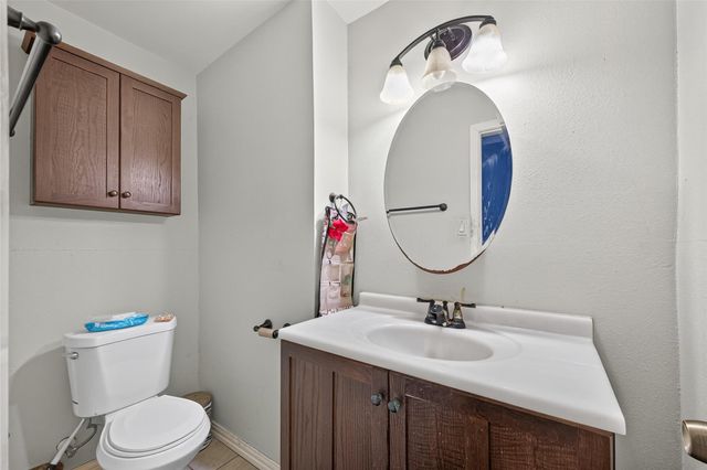141 Town And Country Drive, Huntsville, TX 77320