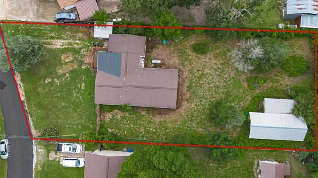 141 Town And Country Drive, Huntsville, TX 77320