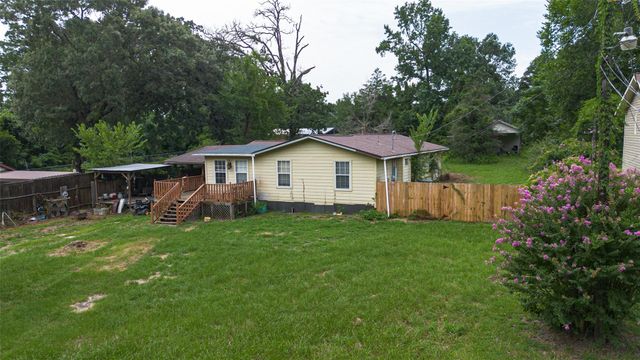 141 Town And Country Drive, Huntsville, TX 77320