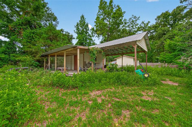 141 Town And Country Drive, Huntsville, TX 77320