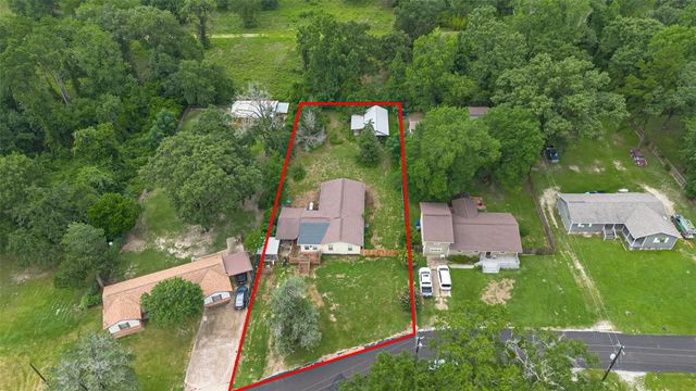 141 Town And Country Drive, Huntsville, TX 77320