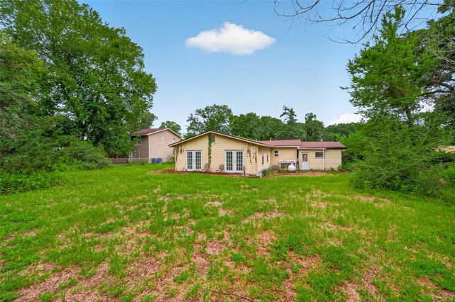 141 Town And Country Drive, Huntsville, TX 77320