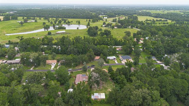 141 Town And Country Drive, Huntsville, TX 77320