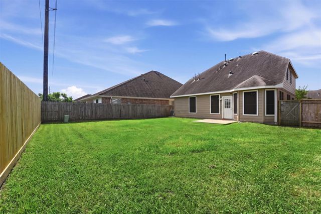 4743 Bay Vista Drive, Baytown, TX 77523