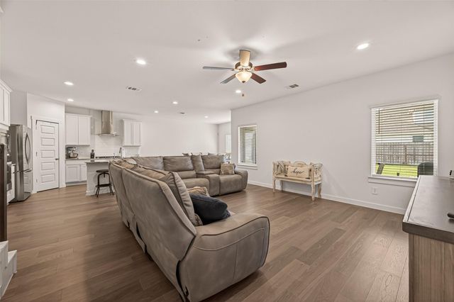 3132 Wickfield Pass Lane, League City, TX 77573