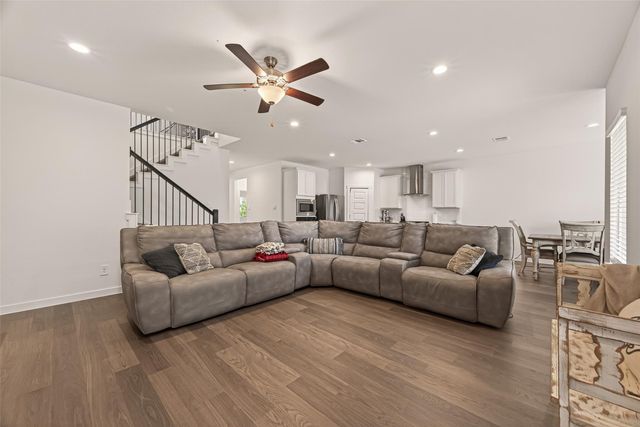 3132 Wickfield Pass Lane, League City, TX 77573