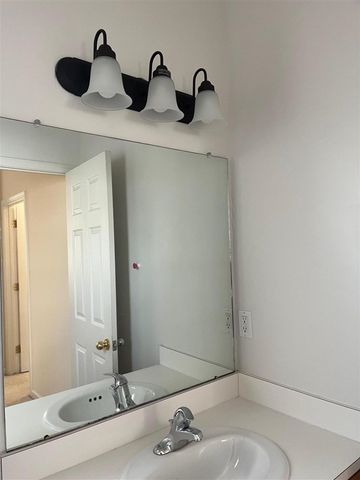 1346 N Bay Drive, Ann Arbor, MI 48103