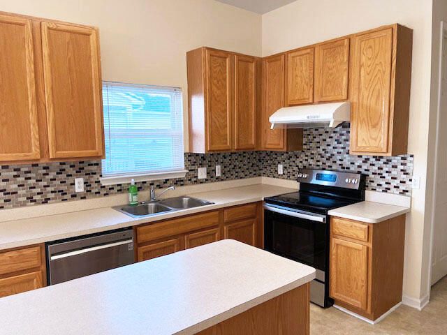 1346 N Bay Drive, Ann Arbor, MI 48103