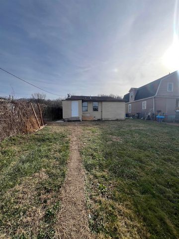 1032 Van Buren Ave, Huntington, WV 25704