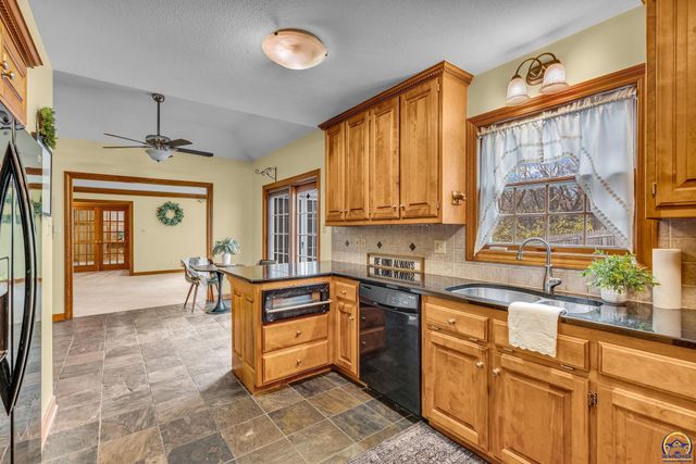 3600 SW Randolph Sq Unit 40, Topeka, KS 66611