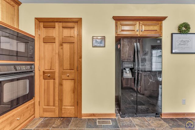 3600 SW Randolph Sq Unit 40, Topeka, KS 66611