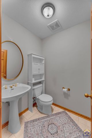 3600 SW Randolph Sq Unit 40, Topeka, KS 66611