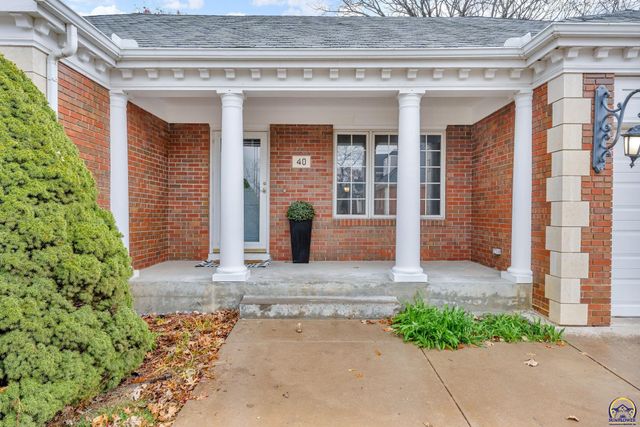 3600 SW Randolph Sq Unit 40, Topeka, KS 66611