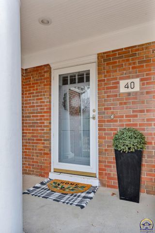 3600 SW Randolph Sq Unit 40, Topeka, KS 66611