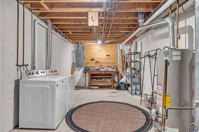 3600 SW Randolph Sq Unit 40, Topeka, KS 66611