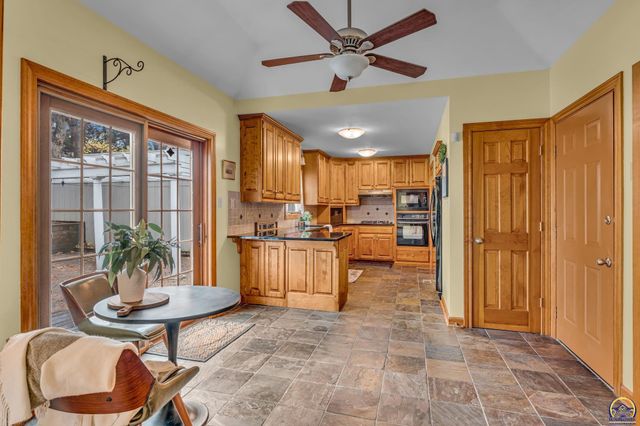 3600 SW Randolph Sq Unit 40, Topeka, KS 66611