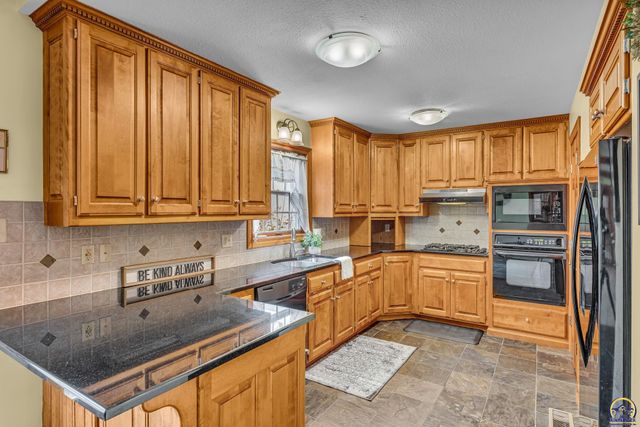 3600 SW Randolph Sq Unit 40, Topeka, KS 66611