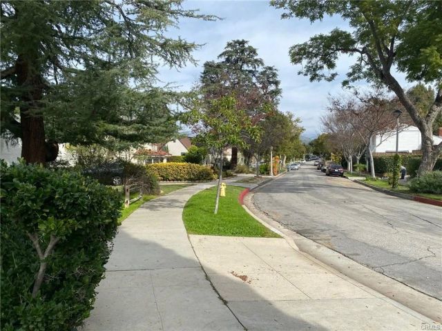 1265 Oakridge Drive A, Glendale, CA 91205