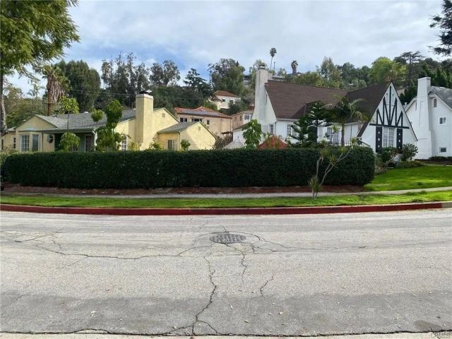 1265 Oakridge Drive A, Glendale, CA 91205