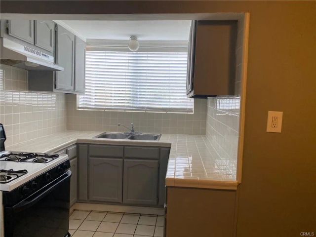 1265 Oakridge Drive A, Glendale, CA 91205
