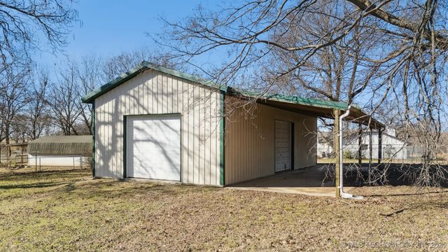 11992 S Cherrywood Drive, Claremore, OK 74017