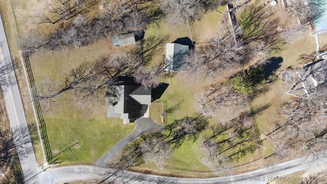 11992 S Cherrywood Drive, Claremore, OK 74017