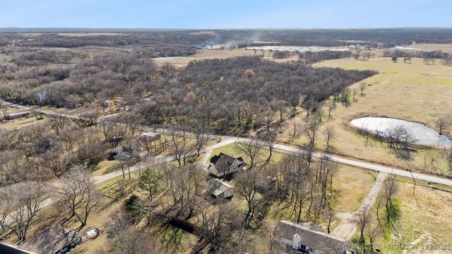 11992 S Cherrywood Drive, Claremore, OK 74017