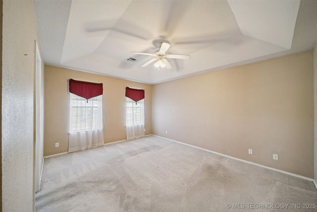 11992 S Cherrywood Drive, Claremore, OK 74017