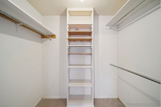 11992 S Cherrywood Drive, Claremore, OK 74017