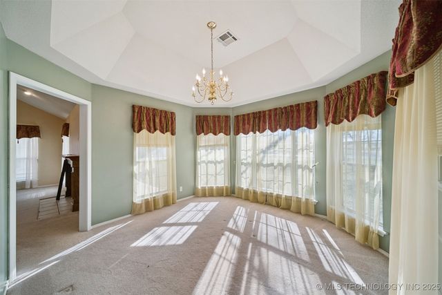 11992 S Cherrywood Drive, Claremore, OK 74017