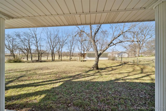 11992 S Cherrywood Drive, Claremore, OK 74017