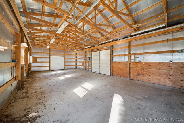 11992 S Cherrywood Drive, Claremore, OK 74017