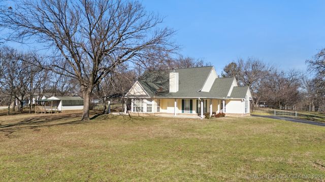 11992 S Cherrywood Drive, Claremore, OK 74017