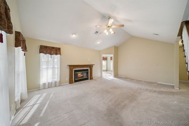 11992 S Cherrywood Drive, Claremore, OK 74017