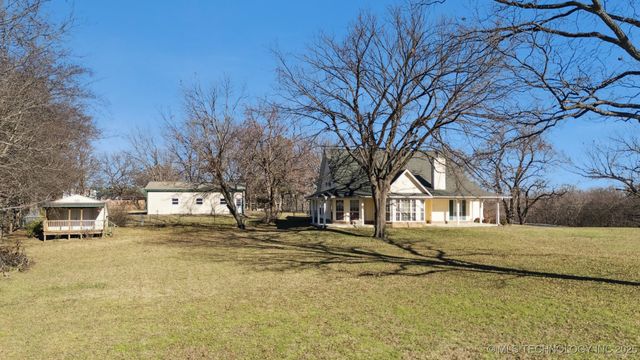 11992 S Cherrywood Drive, Claremore, OK 74017