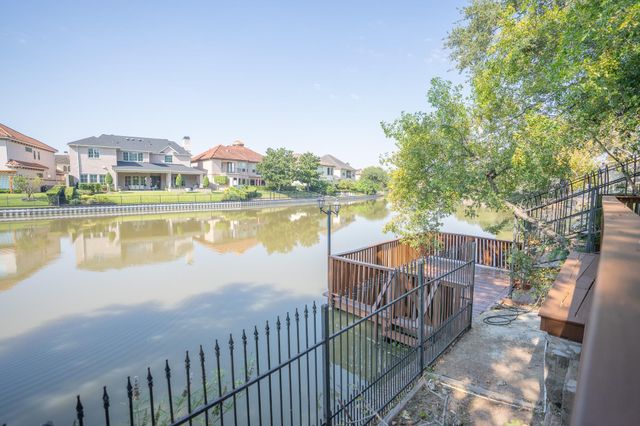 1030 Oyster Bay Drive, Sugar Land, TX 77478