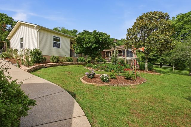 750 Mountain View Dr, Pulaski, TN 38478