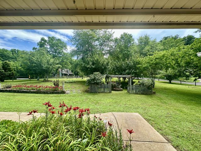 750 Mountain View Dr, Pulaski, TN 38478