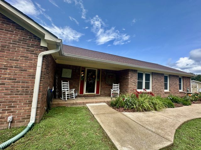750 Mountain View Dr, Pulaski, TN 38478
